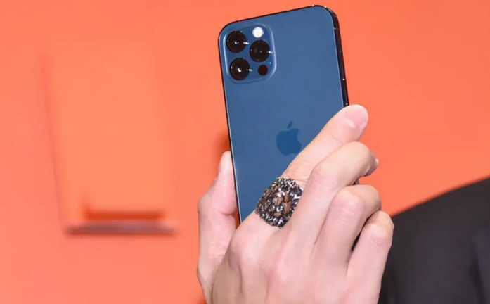 逊克苹果手机维修分享iPhone12系列重启方法教程 